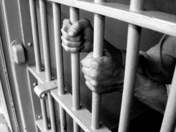 خودداری مسئولین زندان اردبیل از اعزام مرتضی پروین به بیمارستان