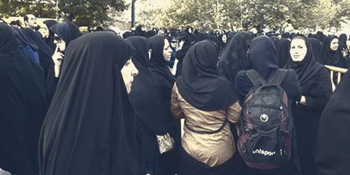 اعتراض زنان معلم در مقابل مجلس شورای اسلامی