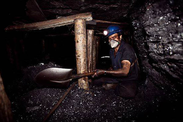 ده ماه معوقات مزدی کارگران معدن آق دربند سرخس