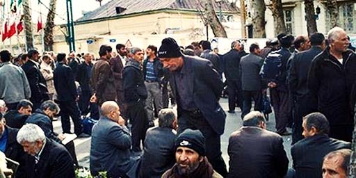 تجمع کارگران کاغذ سازی پارس برای وصول معوقات مزدی