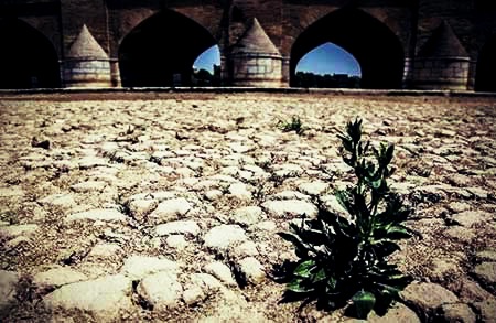 تجمع کشاورزان اصفهان در اعتراض به «باز نشدن آب زاینده‌رود»