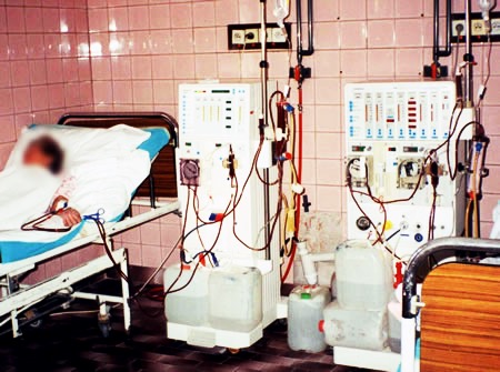 مسئول بخش دیالیز بیمارستان میناب به دلیل گلایه از کمبودها برکنار شد