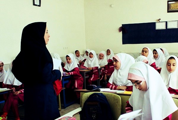 «ابتلا به بیماری‌های زنانه» جزو ممنوعیت‌ها برای معلم شدن لحاظ شد