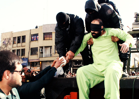 اجرای حکم قطع دست یک متهم در مشهد