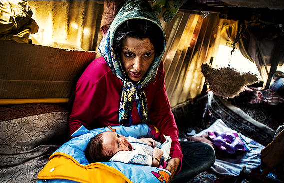 تولد روزانه ۲۰ تا ۲۰۰ نوزاد معتاد در ایران