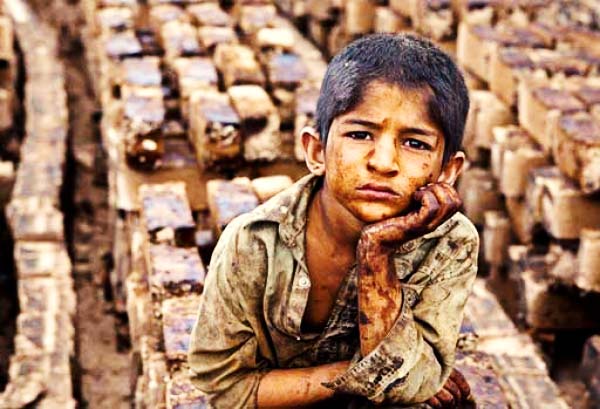 فعالان حقوق کودک از وجود هفت میلیون کودک کار در ایران خبر دادند