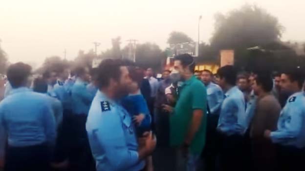 تجمع کارکنان نیروی هوایی در دزفول برای اعتراض به فساد مالی تعاونی مسکن ارتش