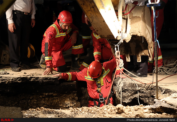 مدفون شدن کارگر زیر آوار در پی ریزش چاه