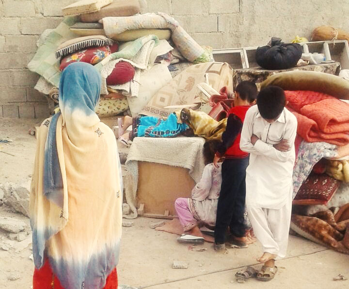 تصاویری از تخریب منازل مردم توسط مسئولین شهرداری در زیبا شهر چابهار
