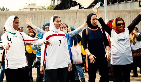 محروم کردن زنان از رقابت در ماراتن بین‌المللی تهران به بهانه غیرقابل‌کنترل بودن پوشش زنان غیر ایرانی