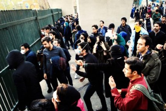 نماینده تهران در مجلس: «بازداشت دستکم ۹۰ دانشجو از سوی وزارت اطلاعات تأیید شده است»