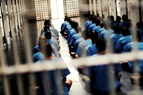 شیوع کرونا در زندان‌ها؛ مرگ شماری بر اثر عدم وجود امکانات بهداشتی وکشتار زندانیان معترض به شرایط